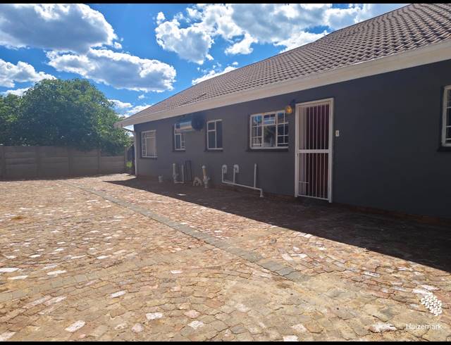 3 BEDROOM HOUSE TO LET IN VAALPARK